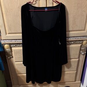 Old Navy Black Velvet Long Sleeve Scoop Neck Dress